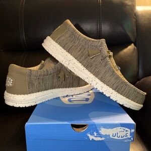 Hey Dude Wally Sox Brown Mens Size 8 Athletic Outdoor Walking Slip On Shoes